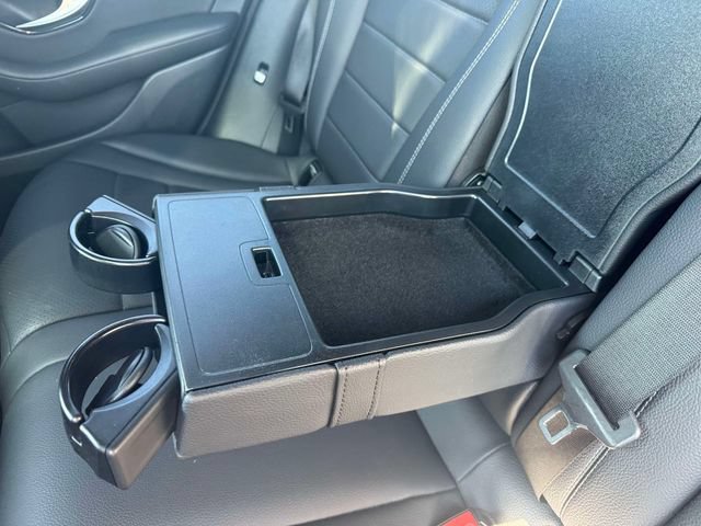 Used 2018 Mercedes-Benz GLC 300 4MATIC image 16