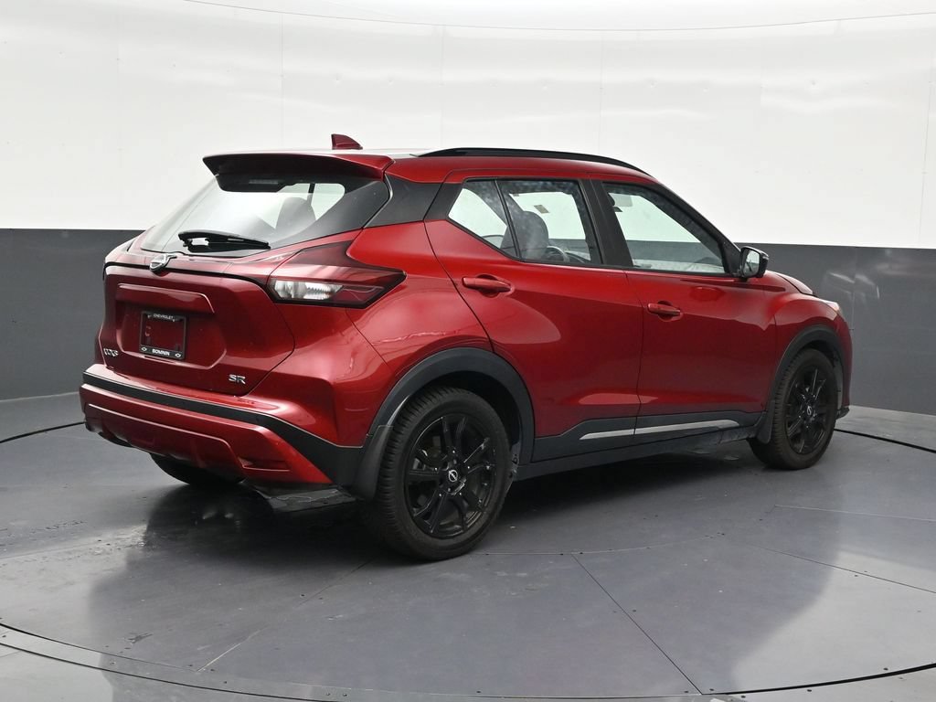 Used 2023 Nissan Kicks SR w/ SR Premium Package FWD image 5