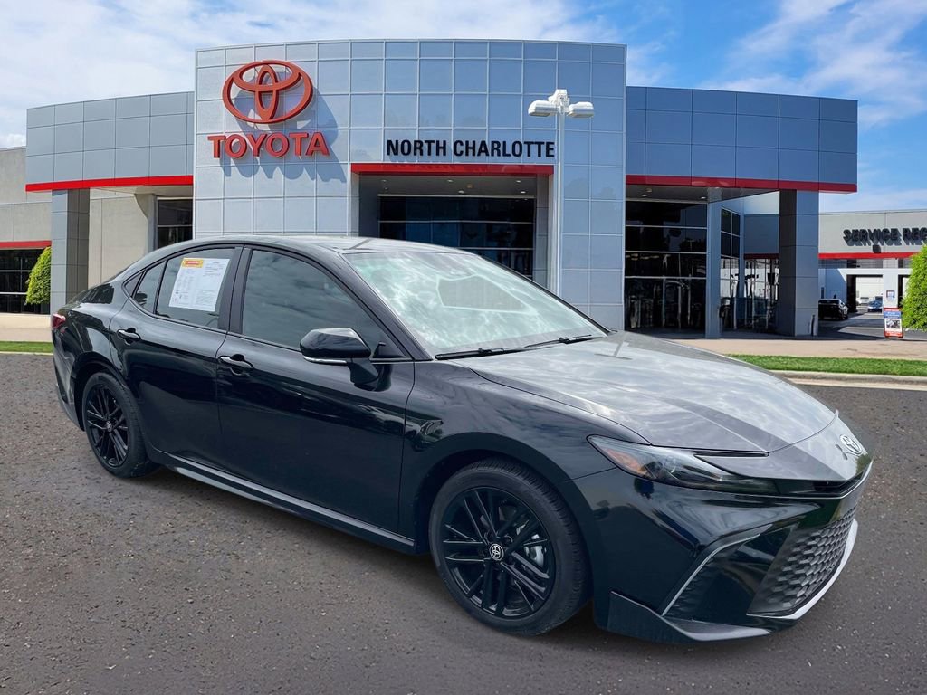 Used 2026 Toyota Camry SE w/ Convenience Package FWD image 3