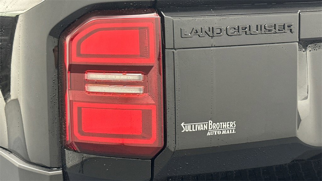 Used 2025 Toyota Land Cruiser image 20