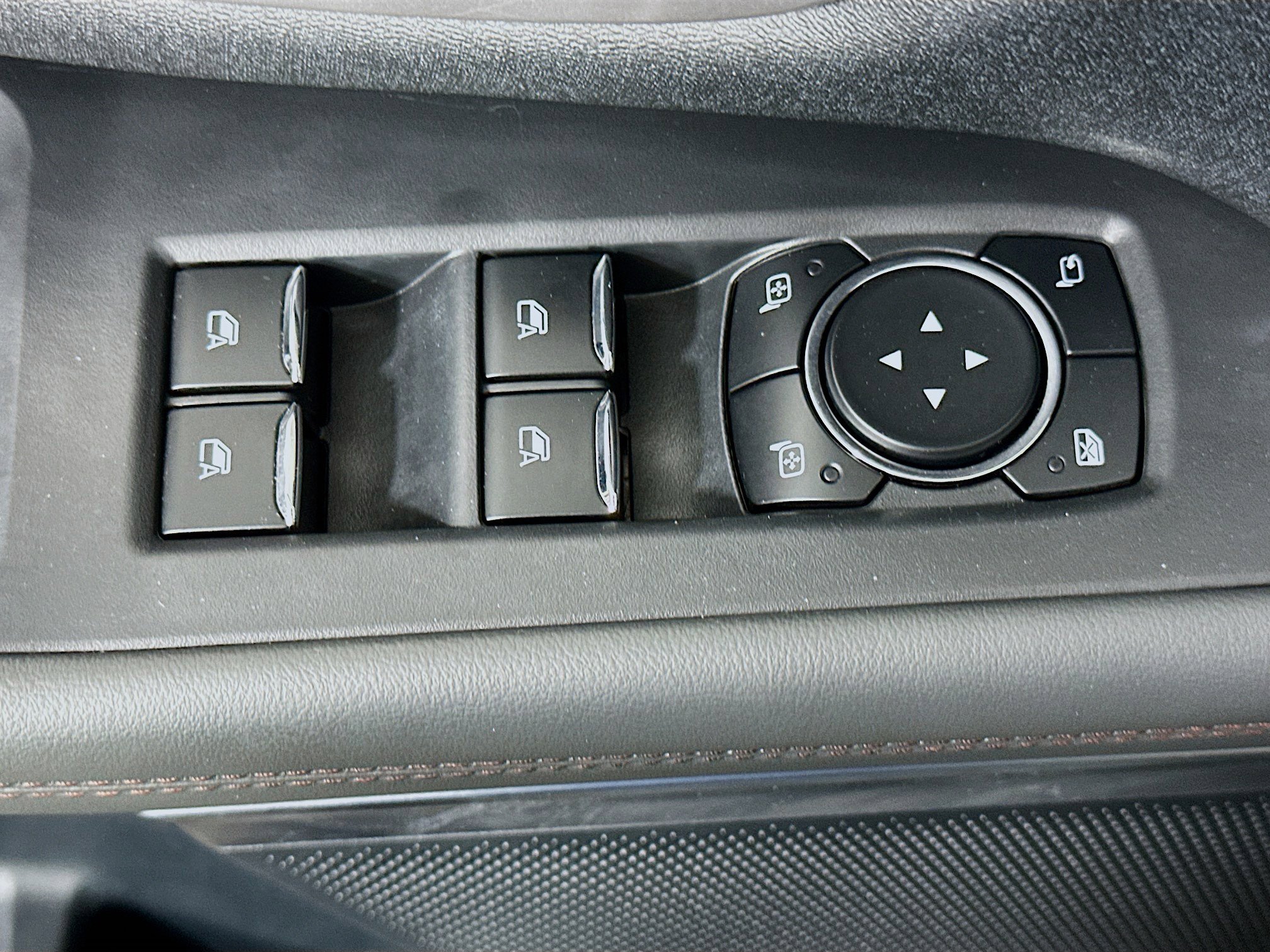 Used 2025 Ford Expedition Max Active image 15