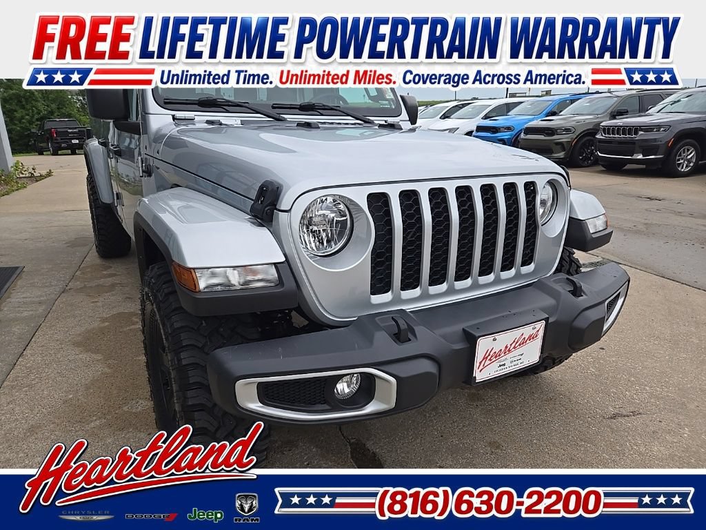 Used 2023 Jeep Gladiator Sport AWD/4WD image 15