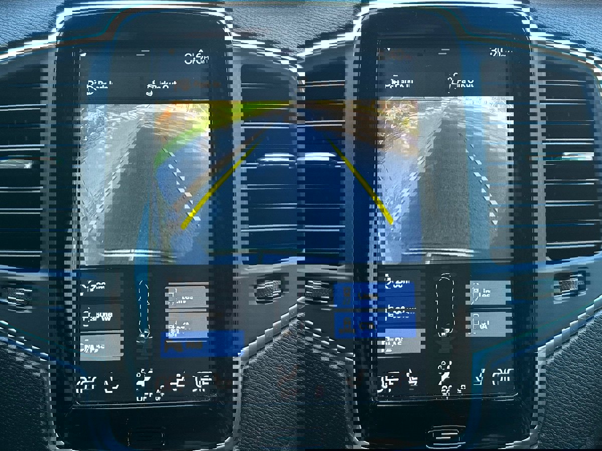 Used 2018 Volvo XC90 T5 Momentum w/ Convenience Package image 31