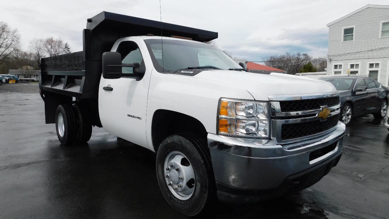Used 2013 Chevrolet Silverado 3500 W/T w/ Snow Plow Prep Package image 3