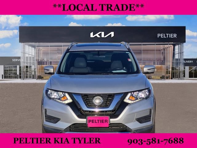 Used 2018 Nissan Rogue SV w/ Sun & Sound Touring Package image 2