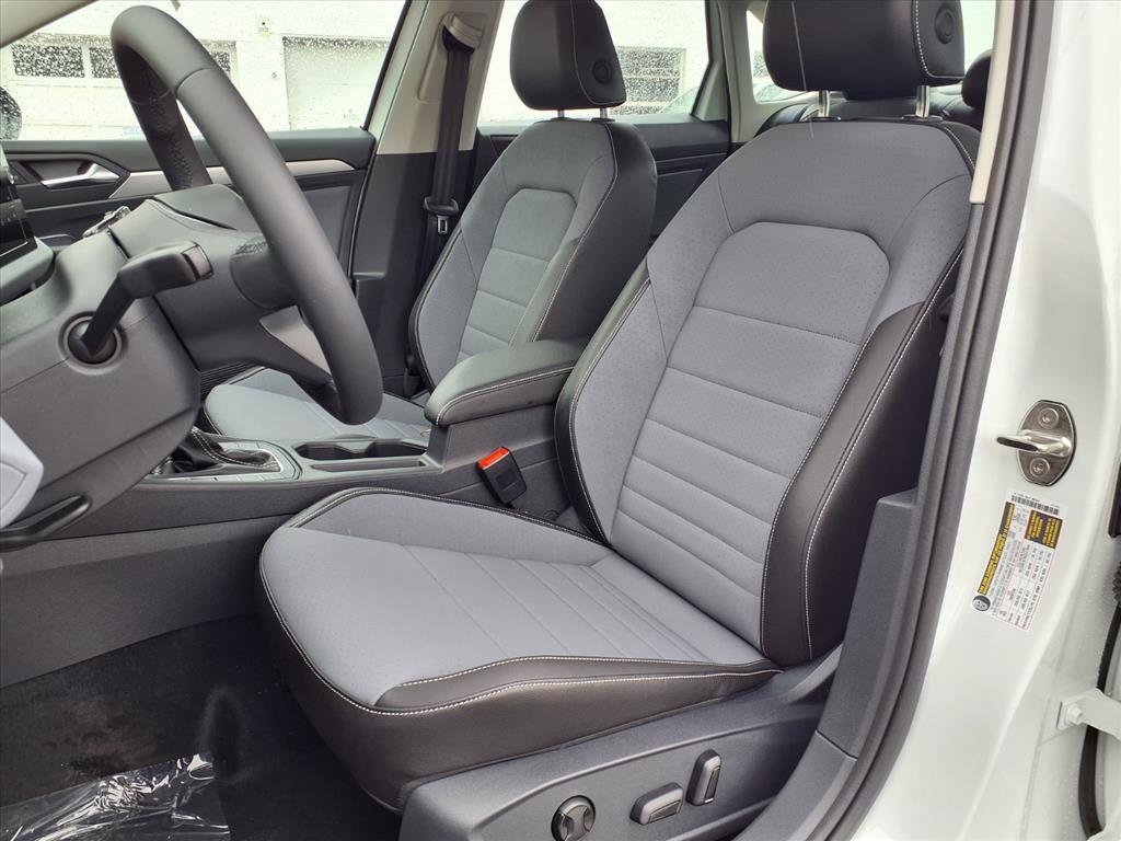 New 2026 Volkswagen Jetta SE image 4