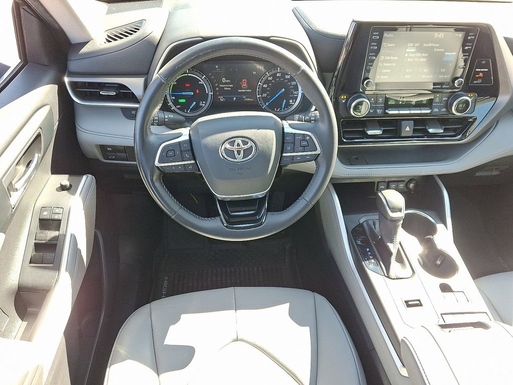 Used 2020 Toyota Highlander XLE image 12