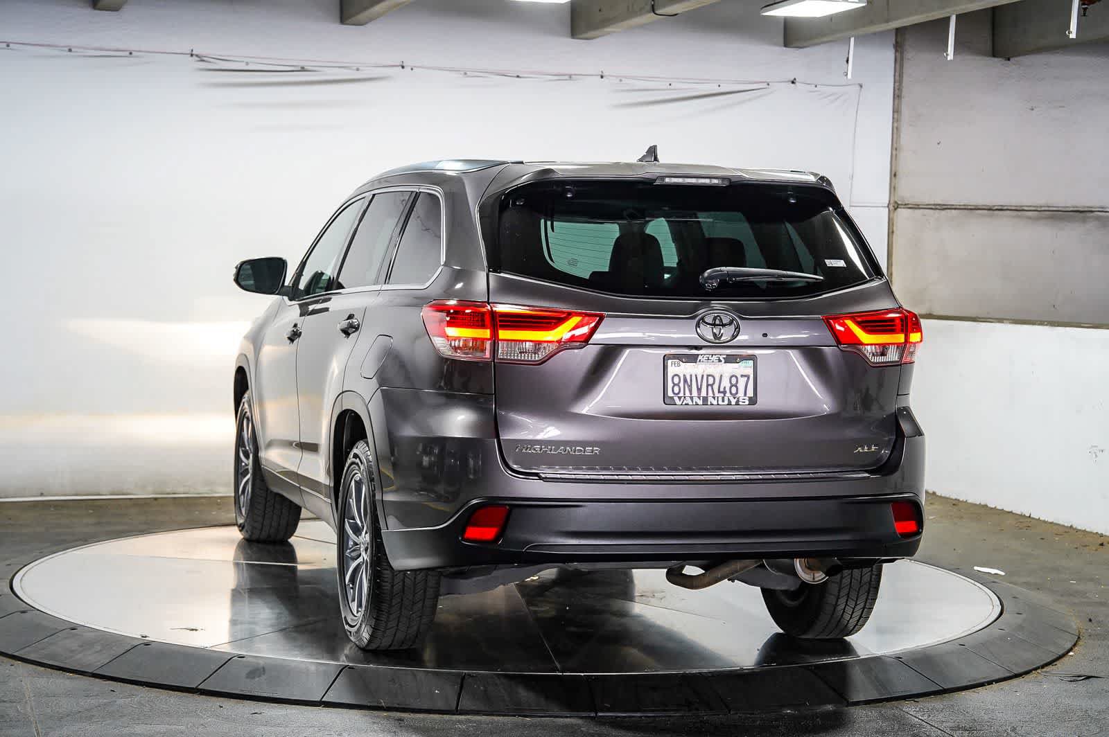 Certified 2019 Toyota Highlander XLE w/ Carpet Mat Package (TMS) FWD image 5