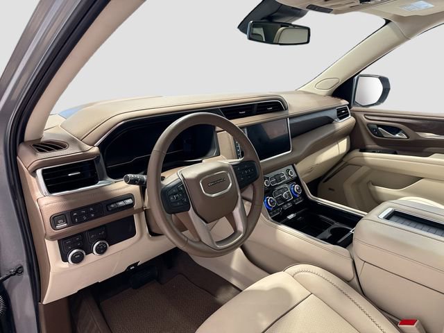 Used 2023 GMC Yukon XL Denali image 9