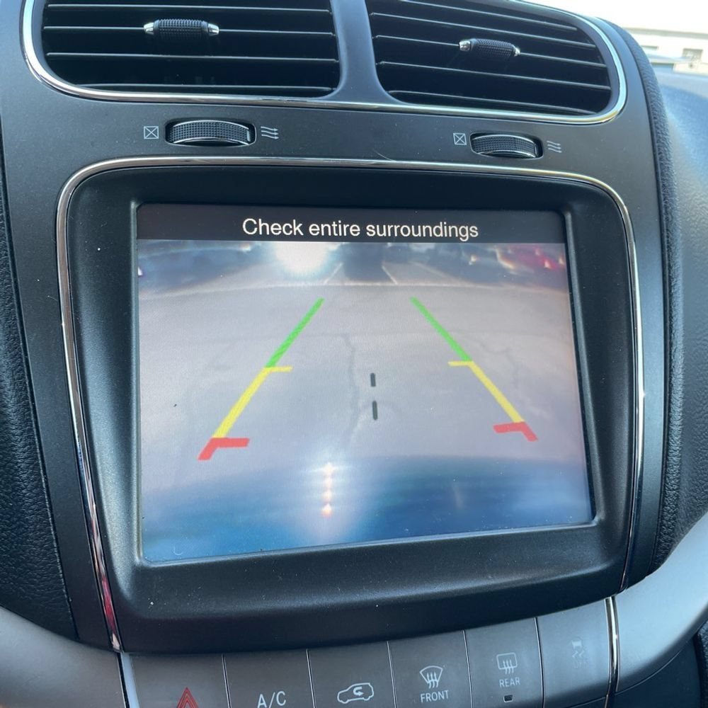 Used 2018 Dodge Journey Crossroad w/ Nav & Sun Group FWD image 8