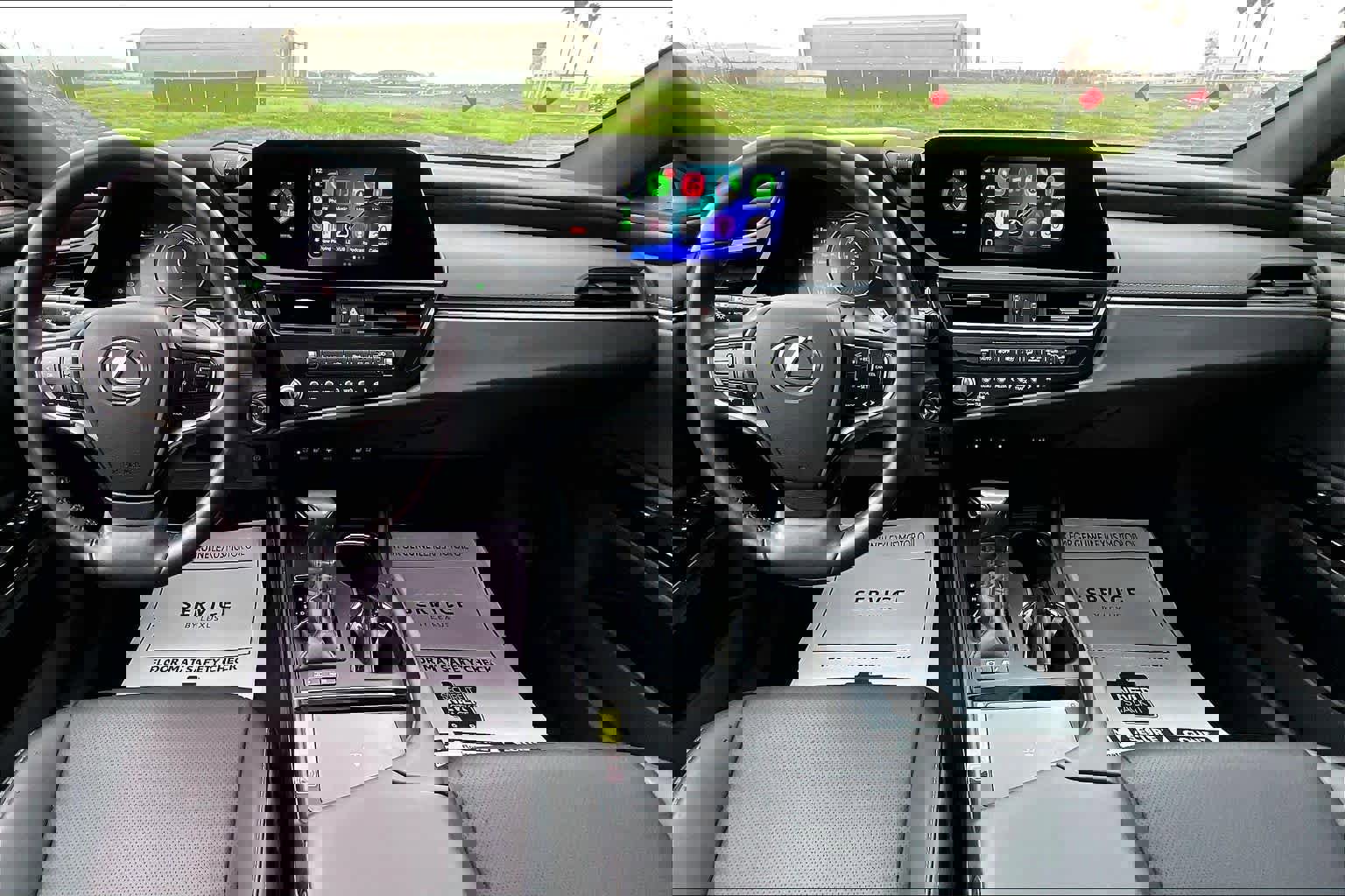 Used 2024 Lexus ES 300h w/ Premium Package image 15