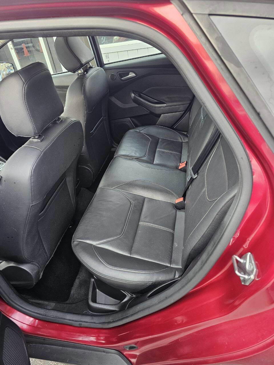 Used 2017 Ford Focus Titanium image 14