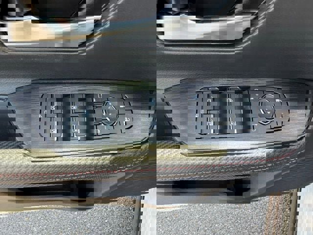 New 2025 Nissan Kicks SR w/ Interior Electronics Package AWD/4WD image 11