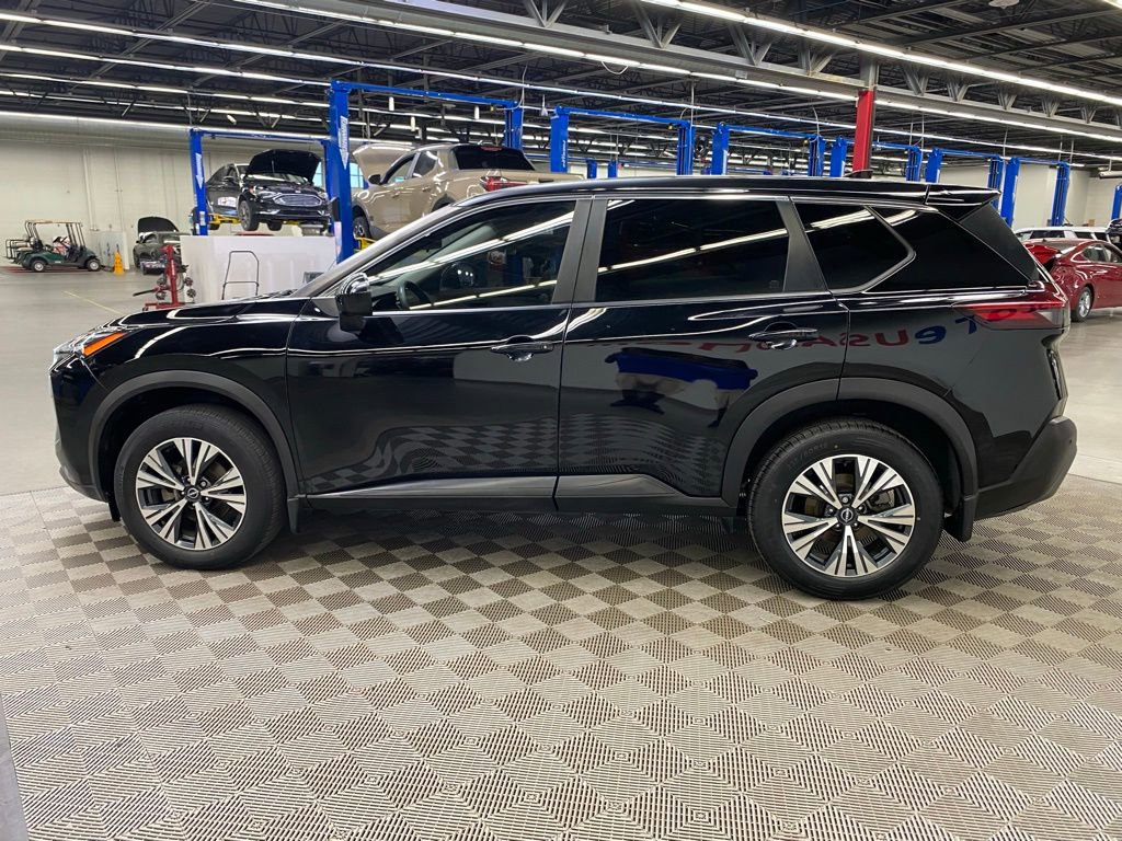 Used 2023 Nissan Rogue SV image 6