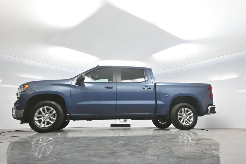Used 2024 Chevrolet Silverado 1500 LT AWD/4WD image 7