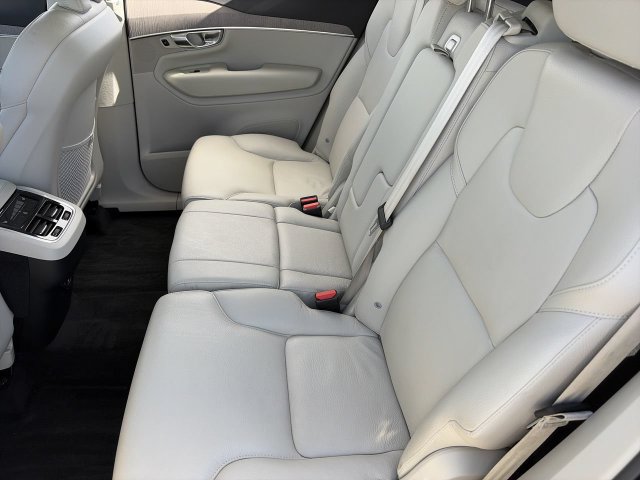 Used 2023 Volvo XC90 B6 Plus w/ Protection Package Premier AWD/4WD image 18