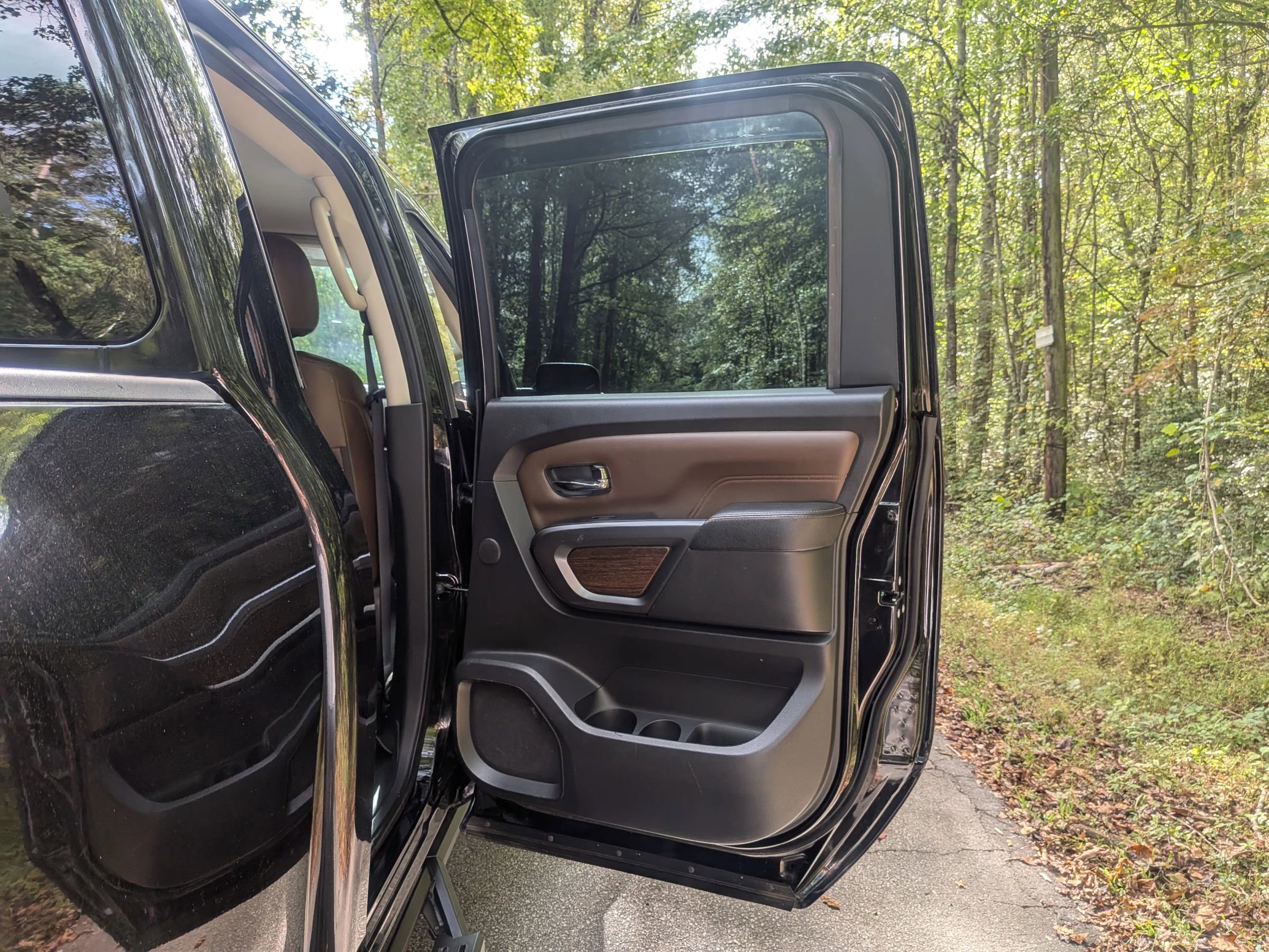 Used 2017 Nissan Titan Platinum Reserve w/ Off-Road Package image 14