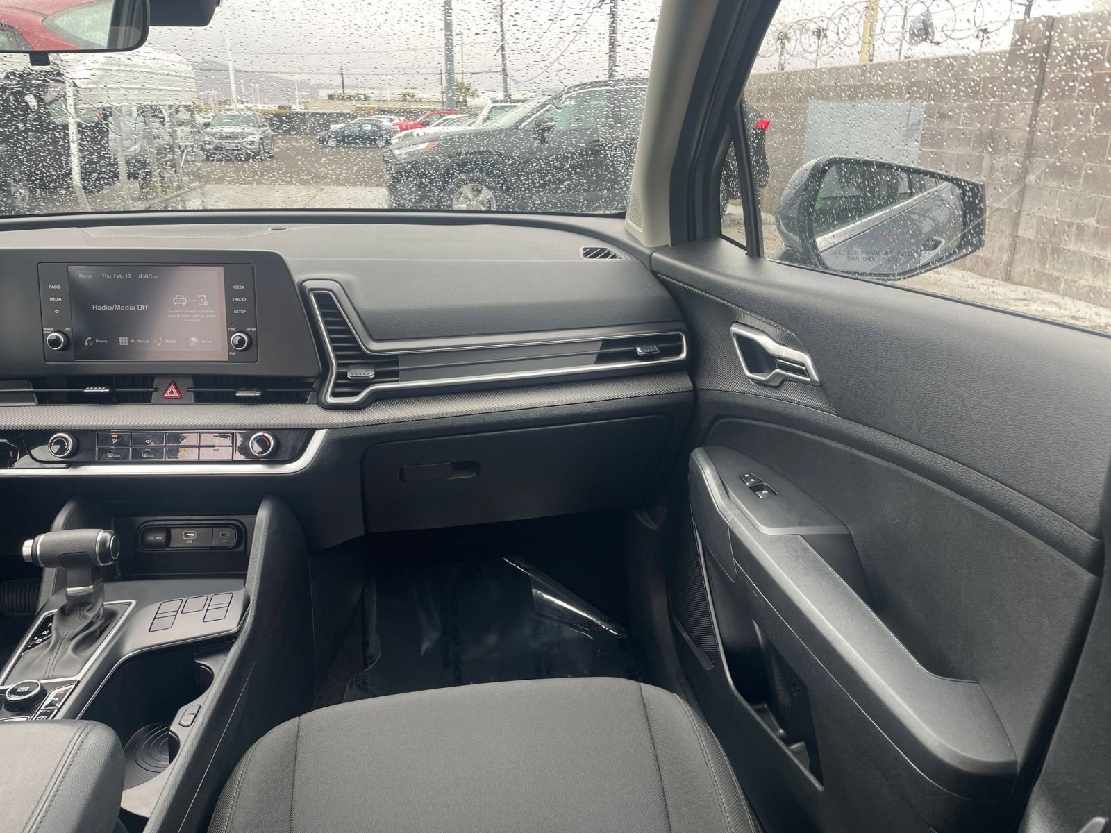 Used 2025 Kia Sportage LX image 33