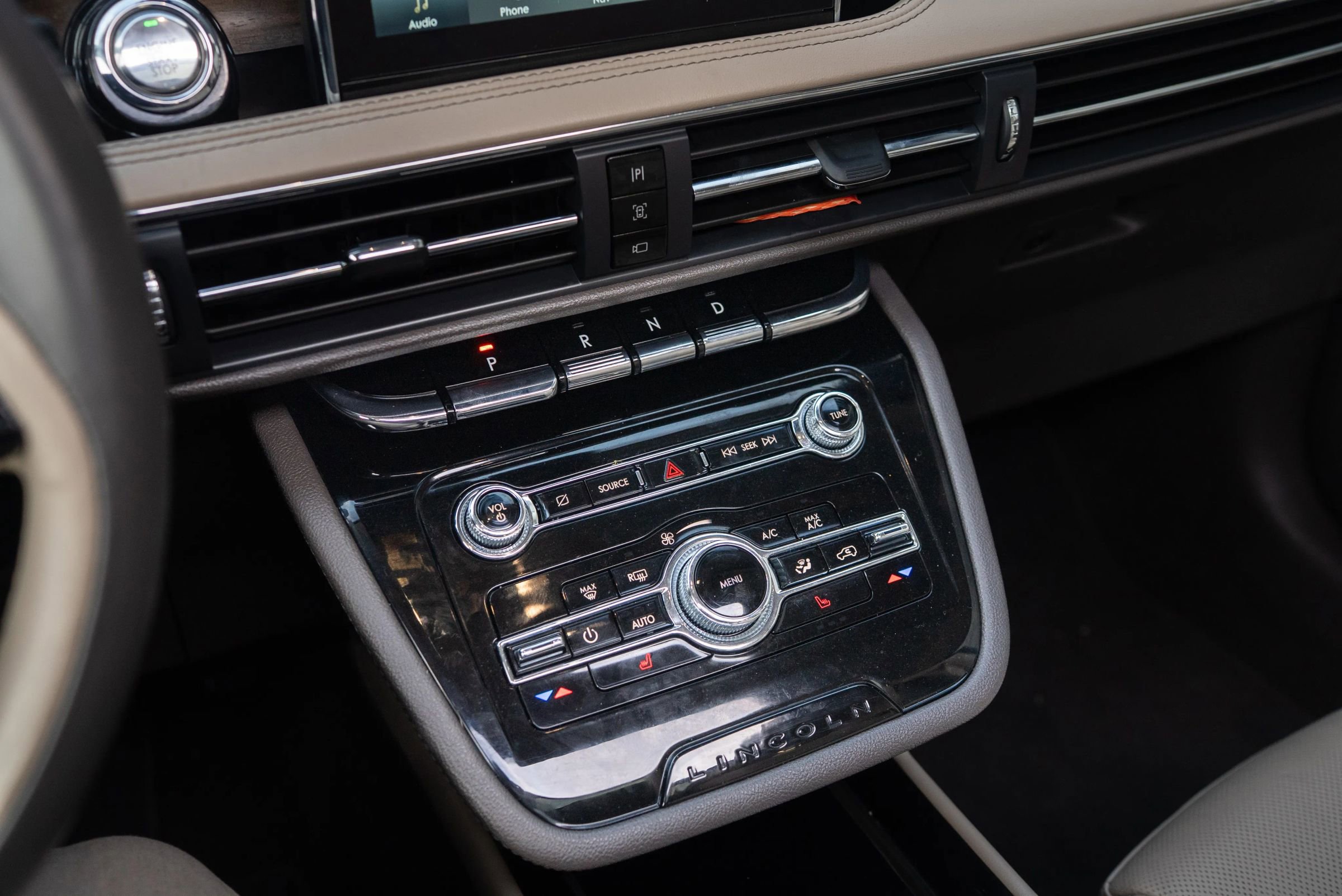 Used 2022 Lincoln Corsair Reserve AWD/4WD image 23