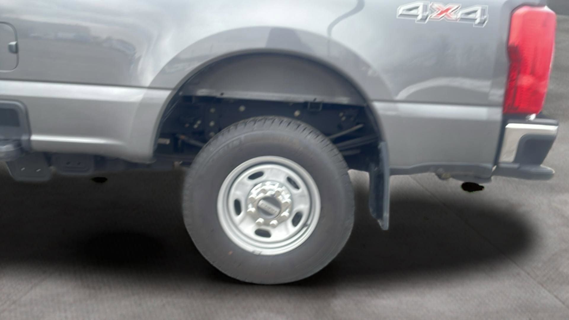 Used 2025 Ford F250 XL w/ XL Chrome Package image 23