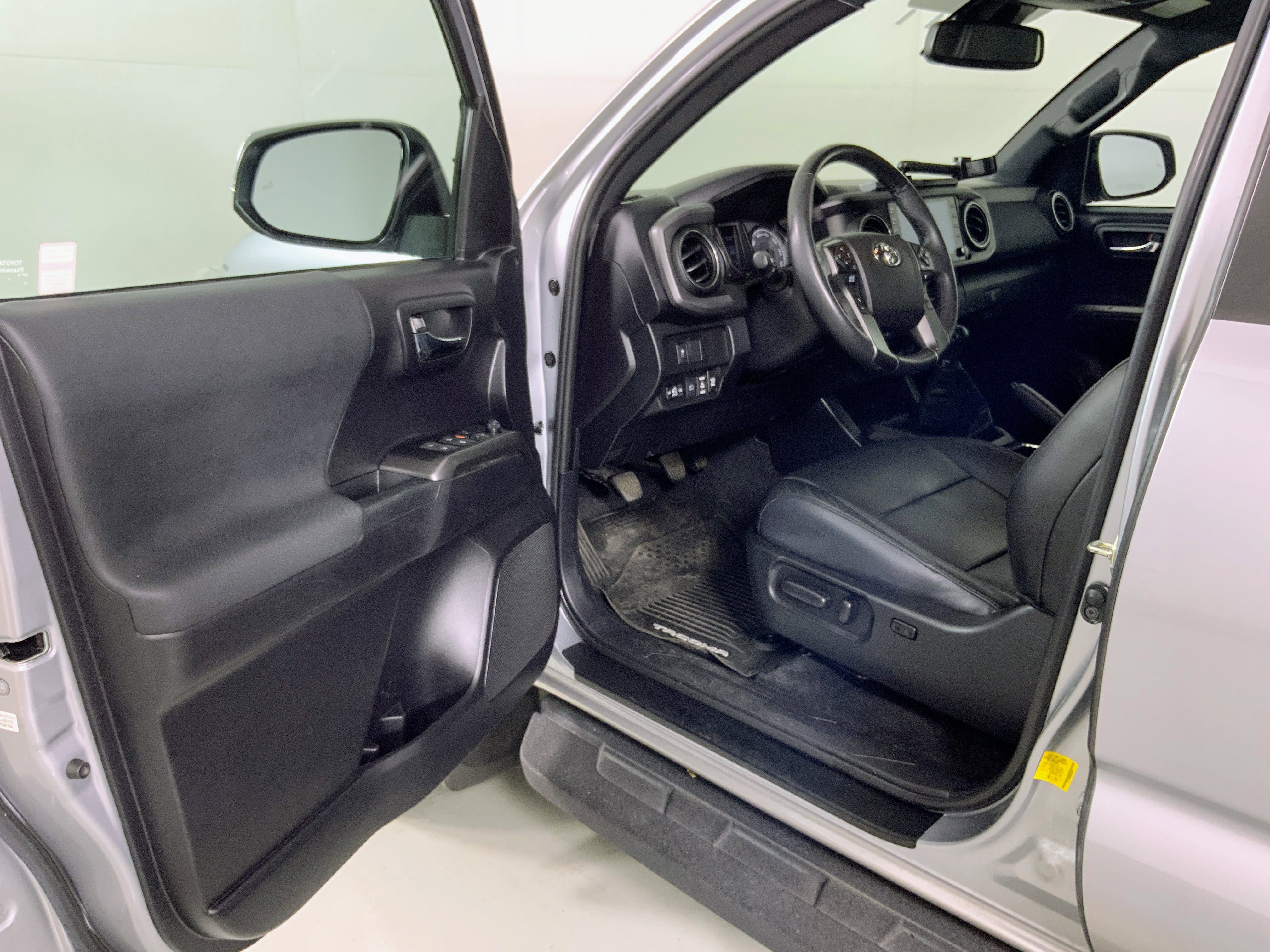 Used 2021 Toyota Tacoma SR image 9