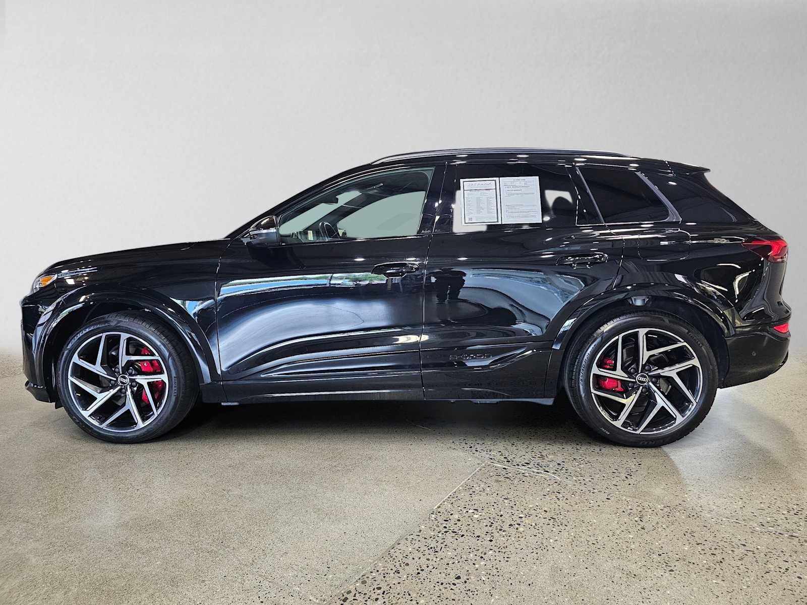 Used 2025 Audi SQ6 e-tron Prestige AWD/4WD image 6