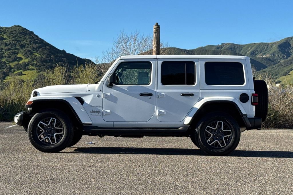 Used 2024 Jeep Wrangler Sahara image 7