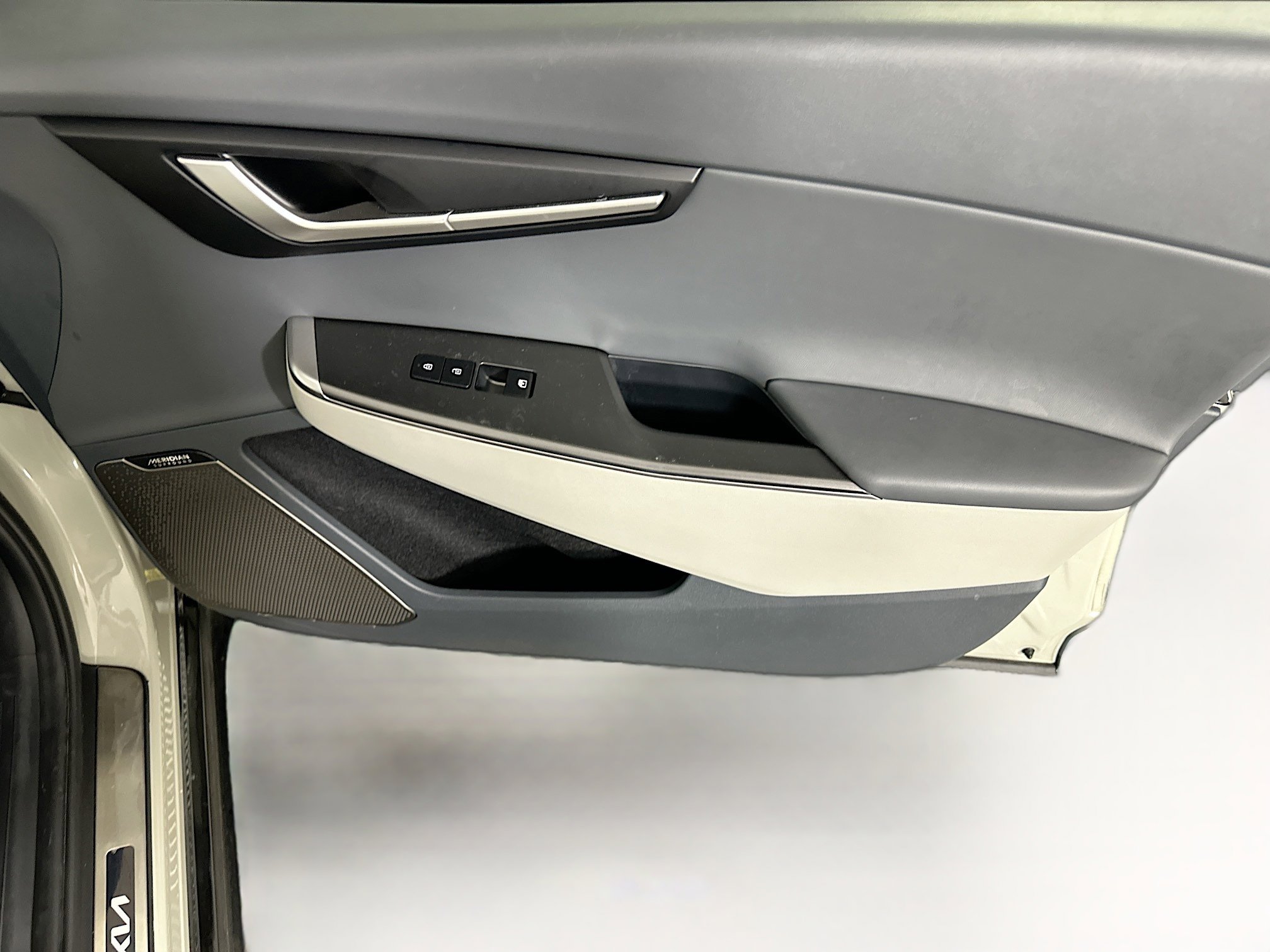 Used 2023 Kia EV6 Wind image 31