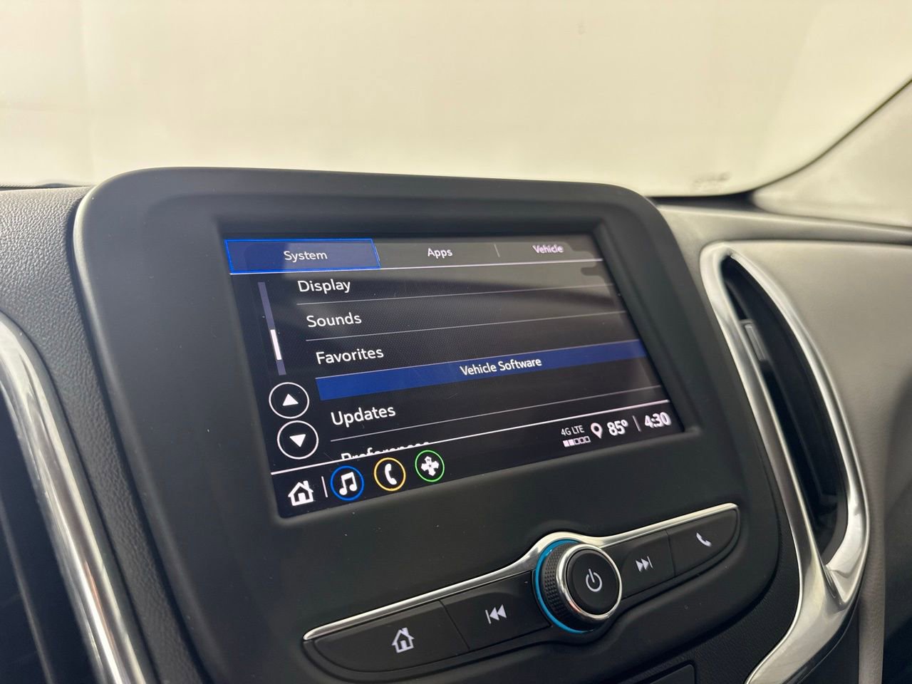 Used 2022 Chevrolet Equinox LS image 23