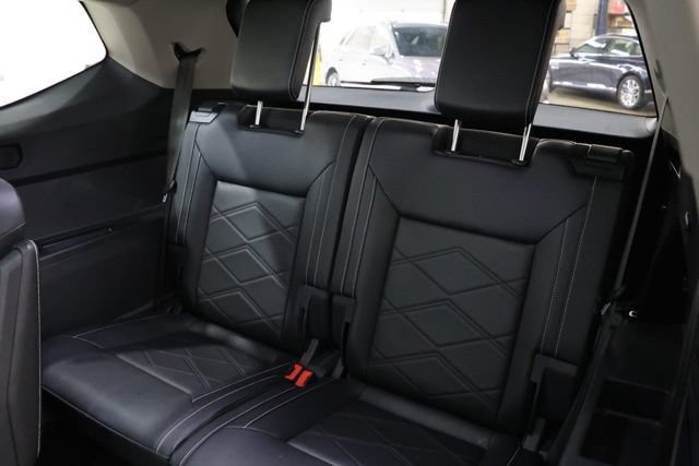 Used 2025 Volkswagen Atlas SE FWD image 36