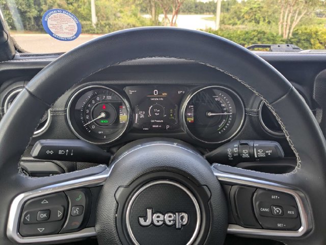 Used 2023 Jeep Wrangler Unlimited Sahara AWD/4WD image 30