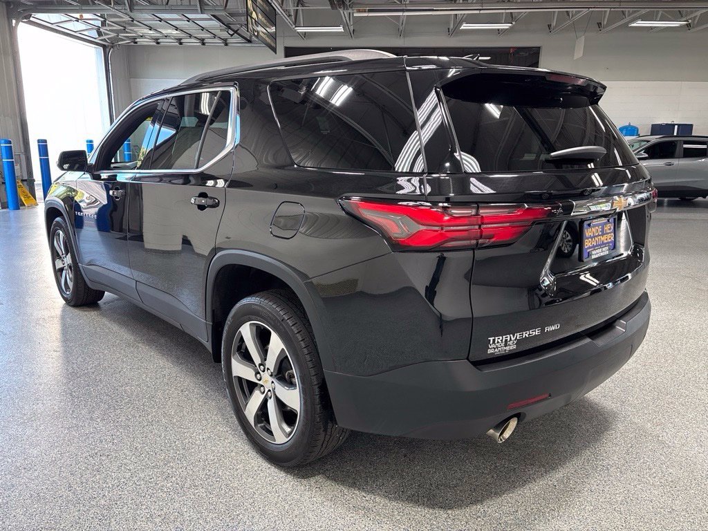 Used 2023 Chevrolet Traverse LT w/ LT Premium Package AWD/4WD image 5