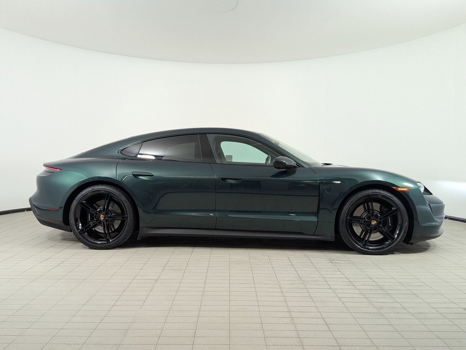 Certified 2024 Porsche Taycan 4S AWD/4WD image 8