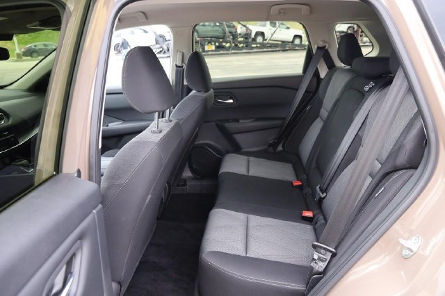 Certified 2025 Nissan Rogue SV AWD/4WD image 10