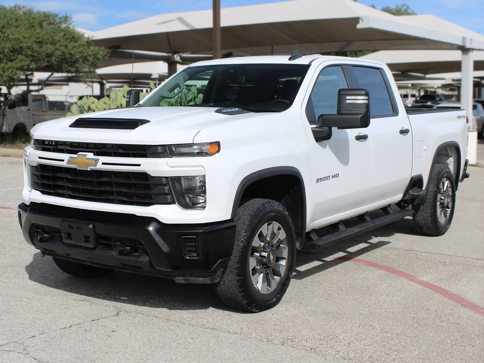 Used 2026 Chevrolet Silverado 2500 Custom w/ Custom Convenience Package AWD/4WD image 1