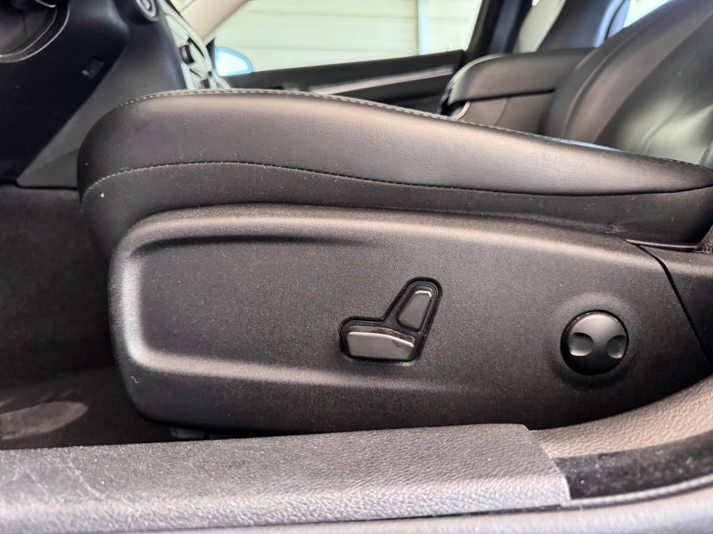 Used 2022 Chrysler 300 Touring L RWD image 7
