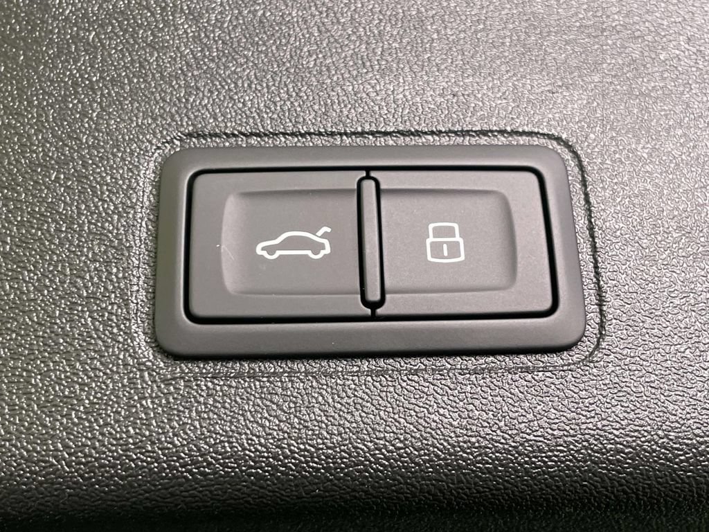 New 2026 Audi Q3 quattro 2.0T AWD/4WD image 21