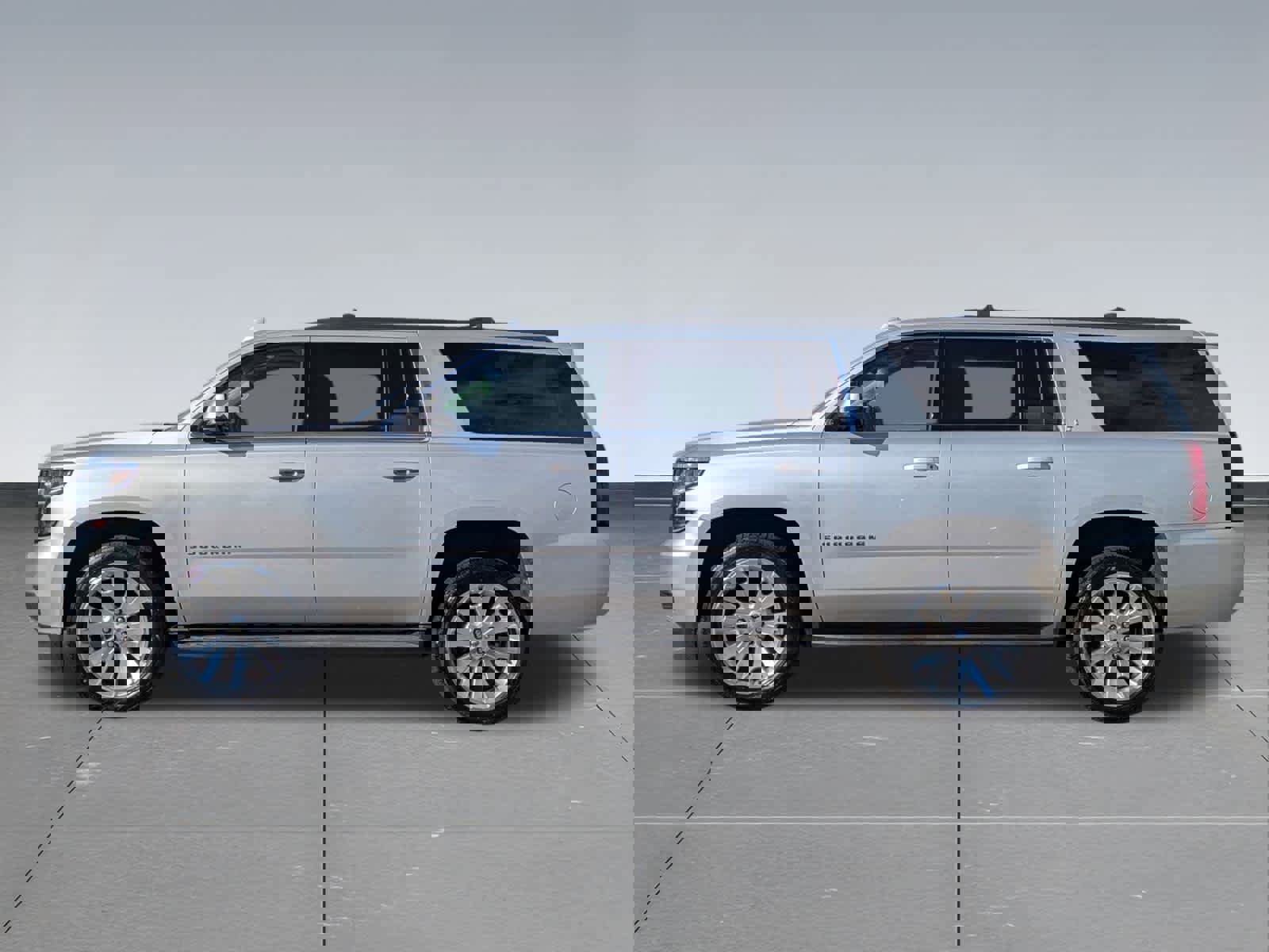 Used 2019 Chevrolet Suburban LT w/ Luxury Package image 3