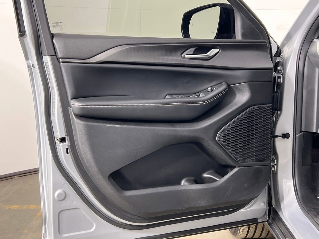 Used 2023 Jeep Grand Cherokee Altitude image 20