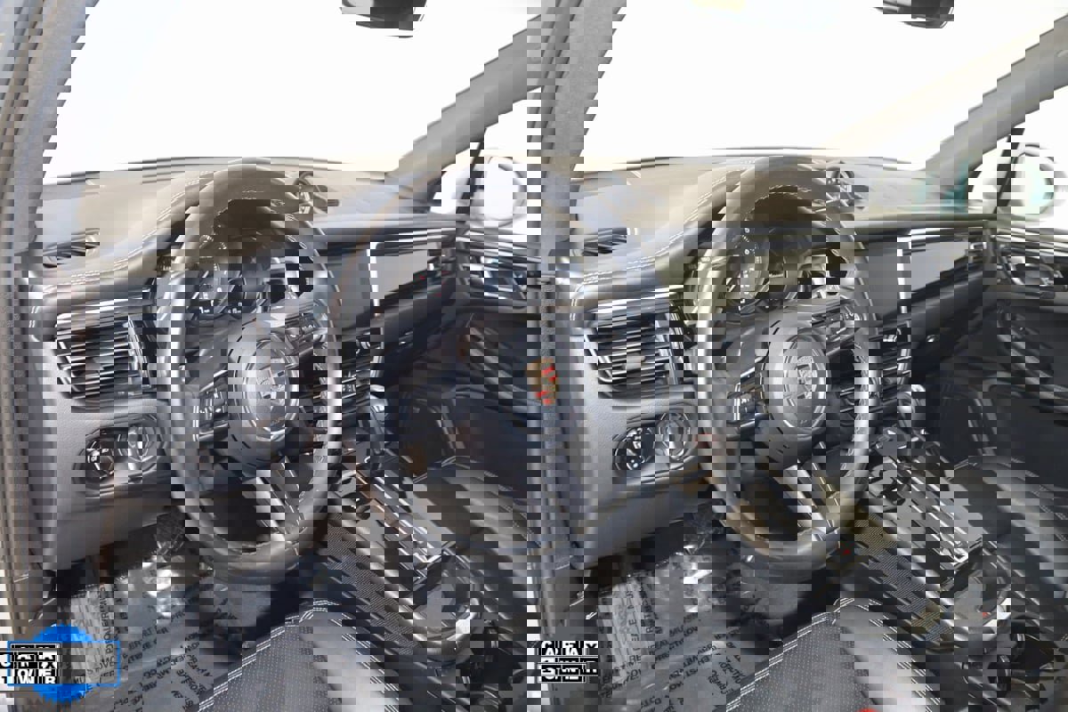 Used 2022 Porsche Macan image 28