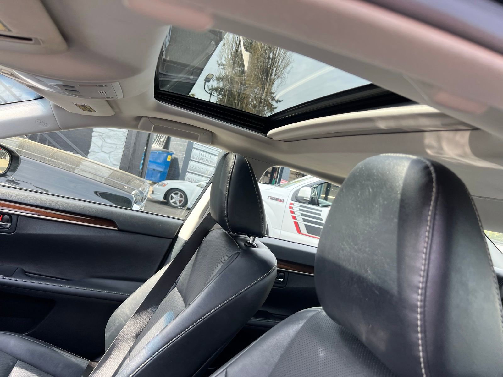 Used 2015 Lexus ES 350 w/ Premium Package FWD image 18