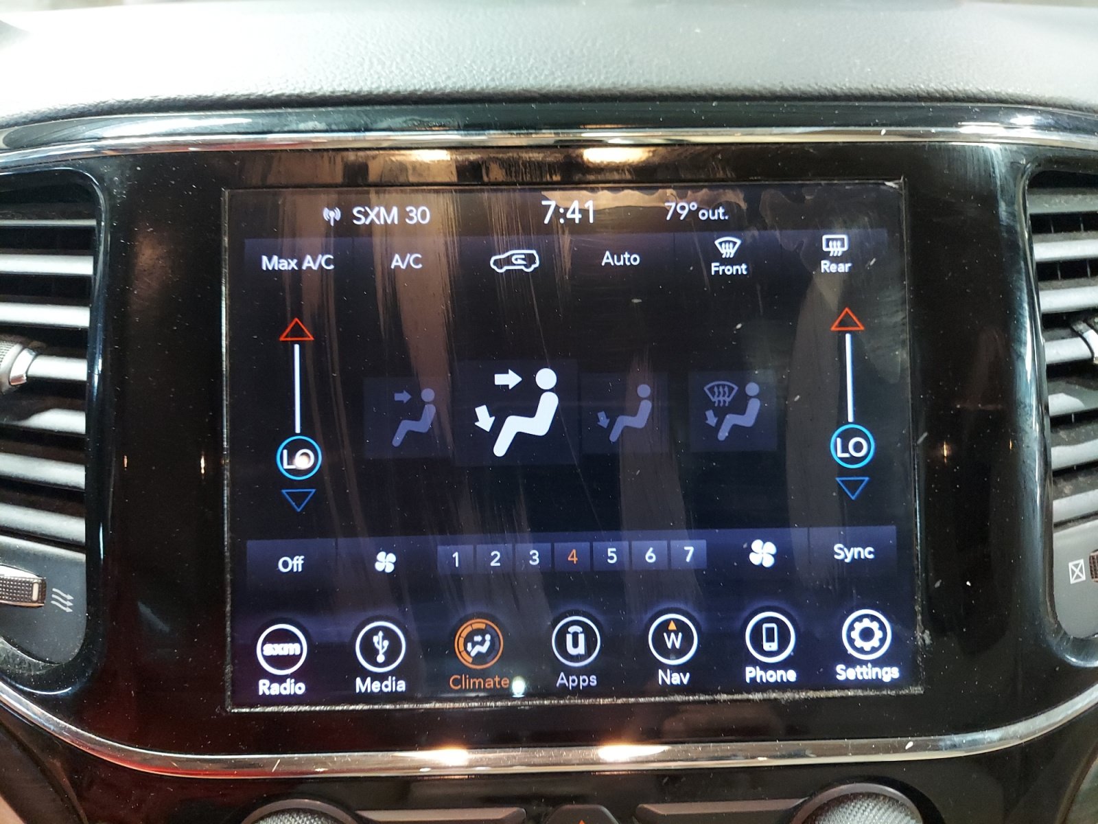 Used 2019 Jeep Grand Cherokee Laredo w/ 18" Wheel & 8.4" Radio Group RWD image 18