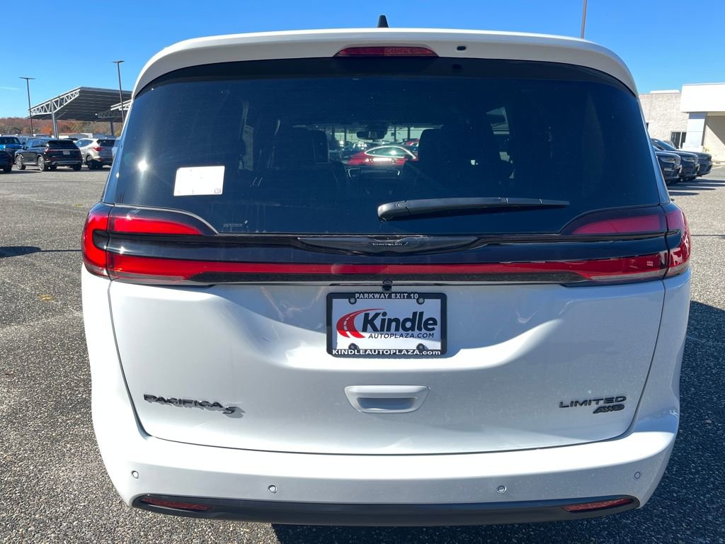 New 2026 Chrysler Pacifica Limited w/ S Appearance Package image 27