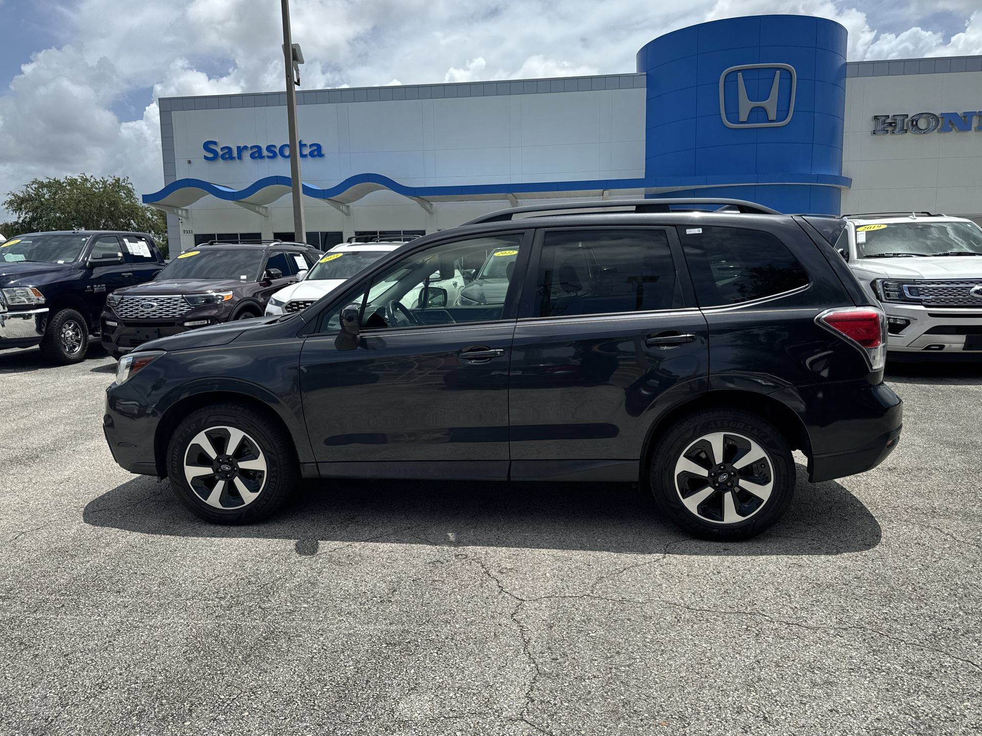 Used 2017 Subaru Forester 2.5i Premium AWD/4WD image 8