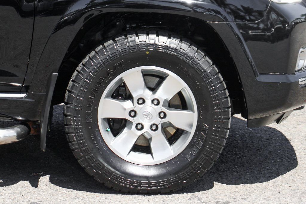 Used 2013 Toyota 4Runner SR5 w/ Convenience Pkg image 39