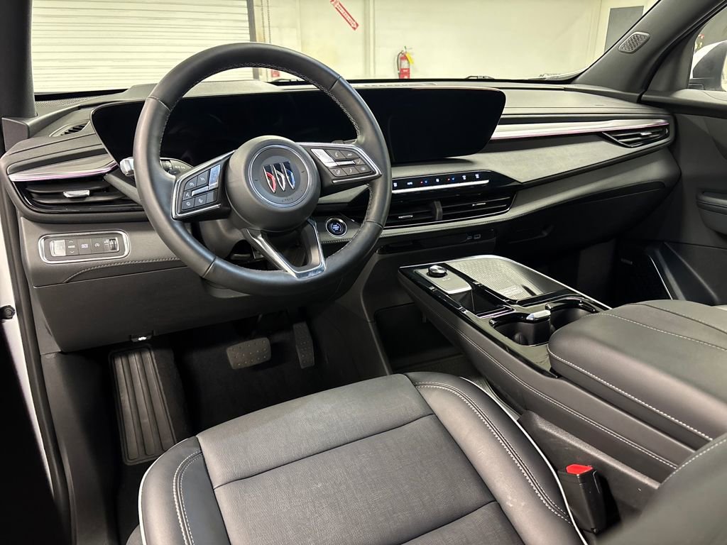 Certified 2025 Buick Enclave Preferred image 29