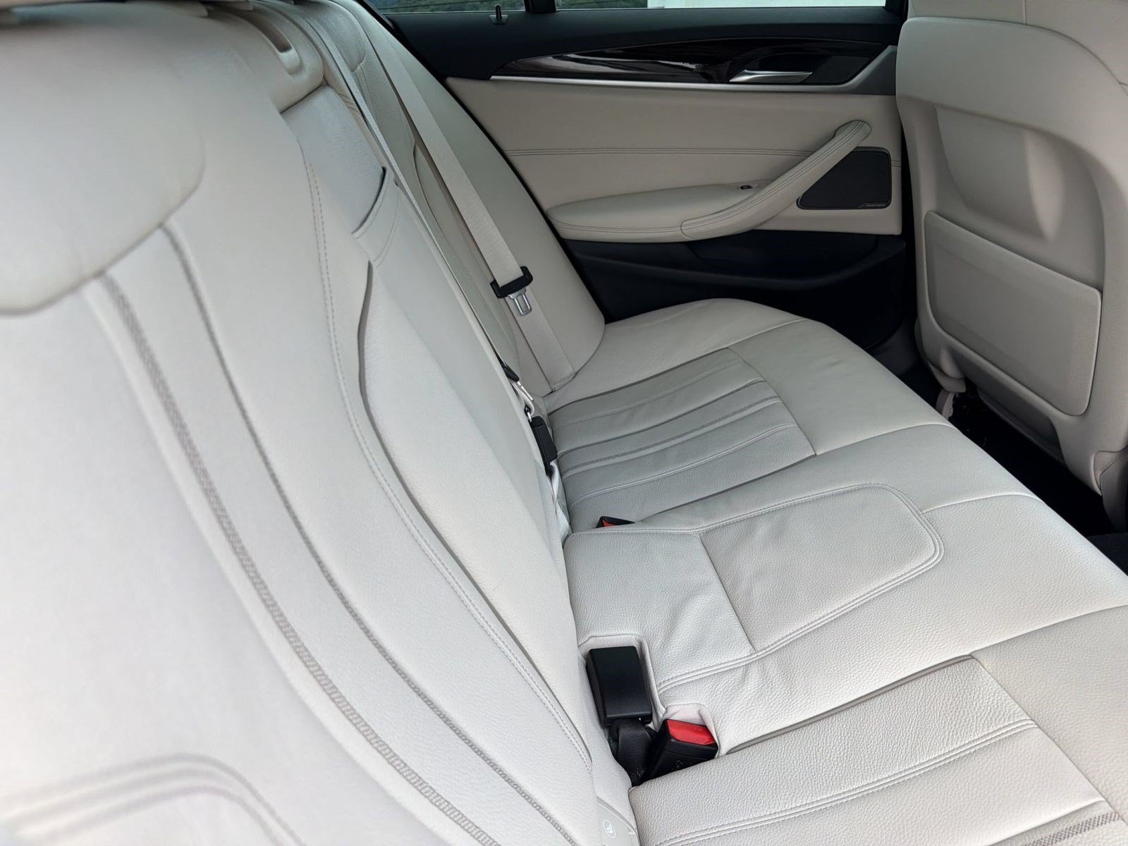Certified 2023 BMW 540i w/ M Sport Package RWD image 31