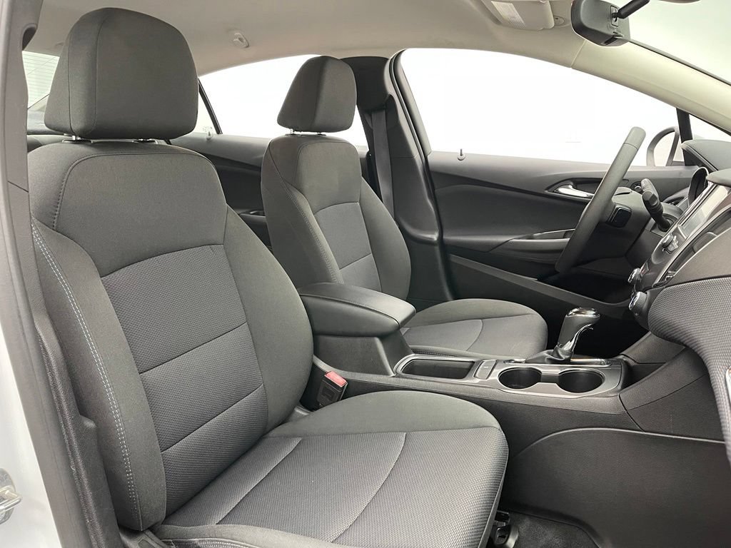 Used 2017 Chevrolet Cruze LT w/ Convenience Package FWD image 30