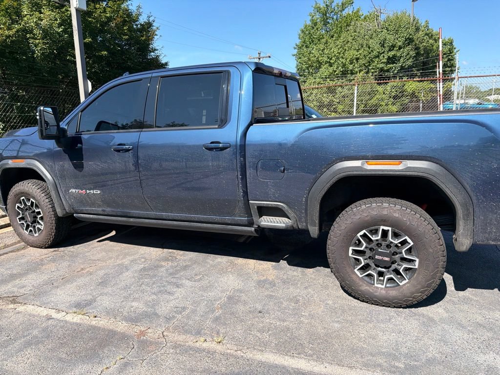 Used 2021 GMC Sierra 2500 AT4 w/ AT4 Premium Plus Package AWD/4WD image 8