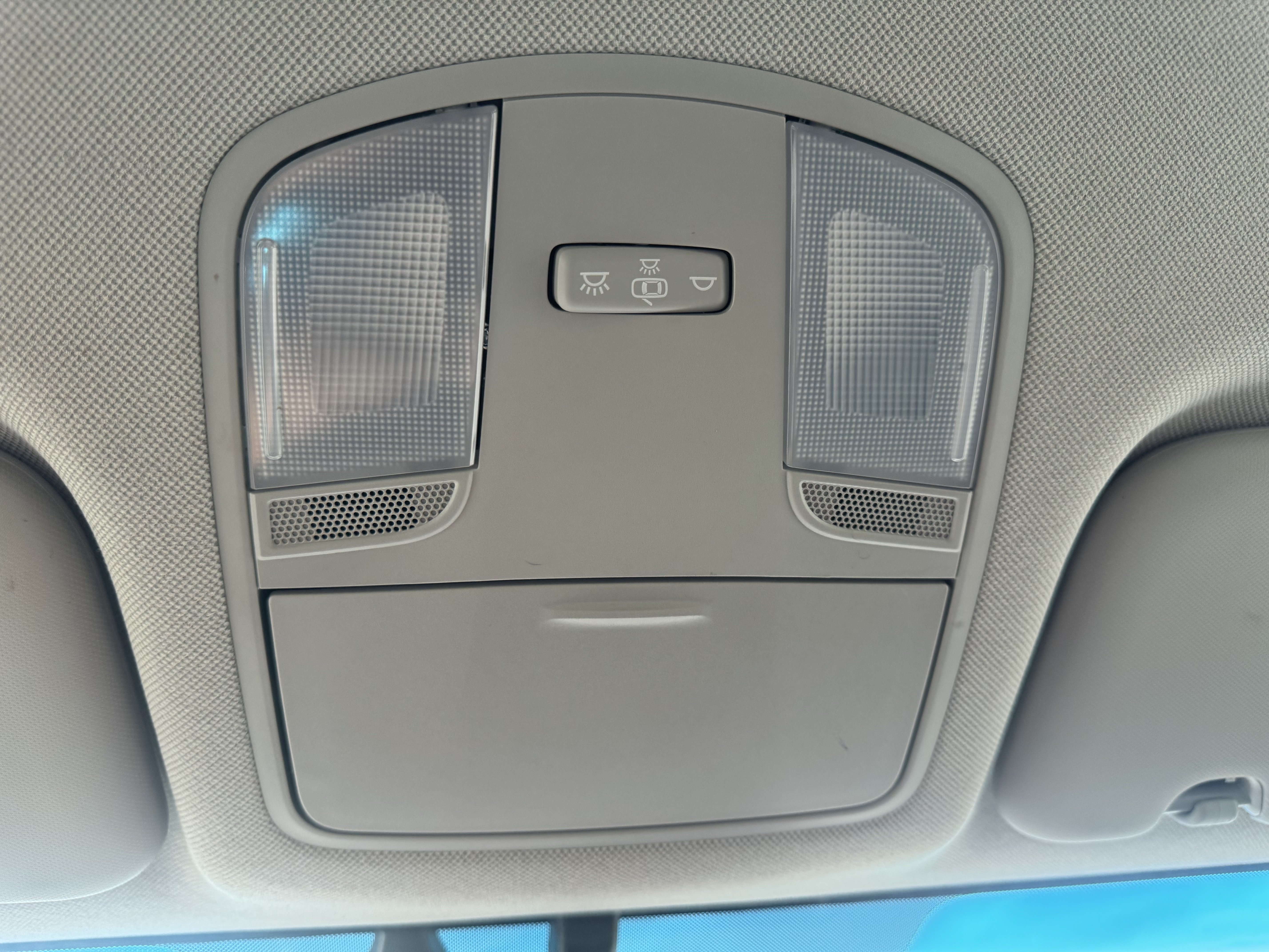 Used 2019 Hyundai Ioniq Plug-In Hybrid FWD image 30